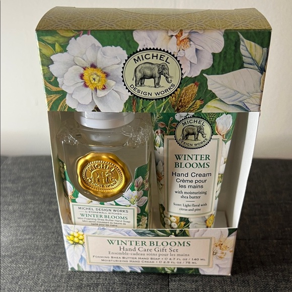 Michel Design Works Winter Blooms Hand Care Gift Set - White and Green - Picture 1 of 4
